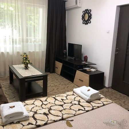 Apartament Ramo Lägenhet Bukarest Exteriör bild